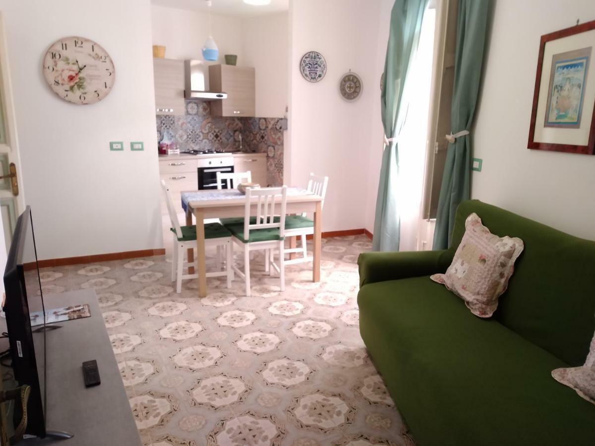 Una Scala Dal Centro Agrigento Exteriör bild