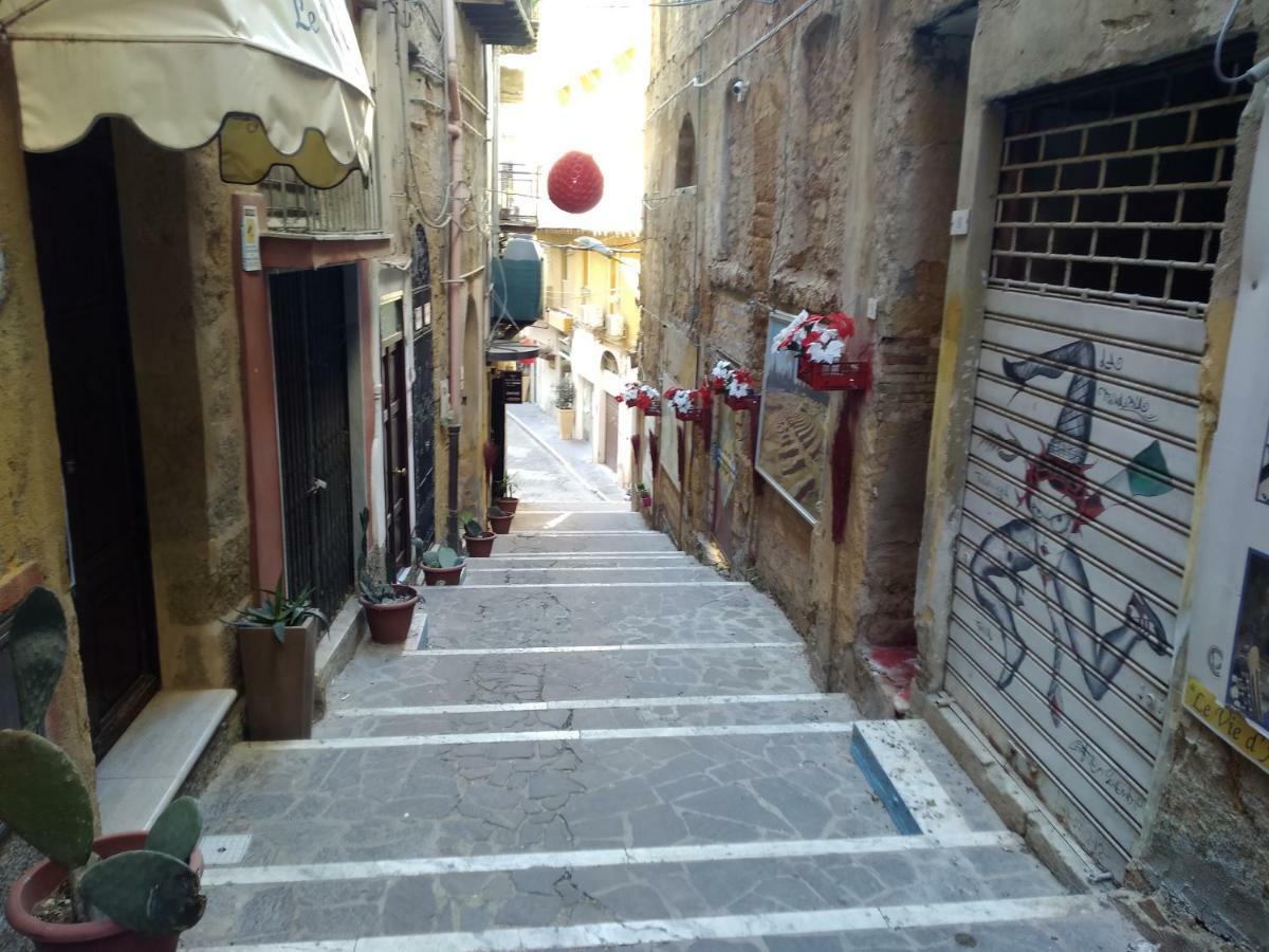 Una Scala Dal Centro Agrigento Exteriör bild