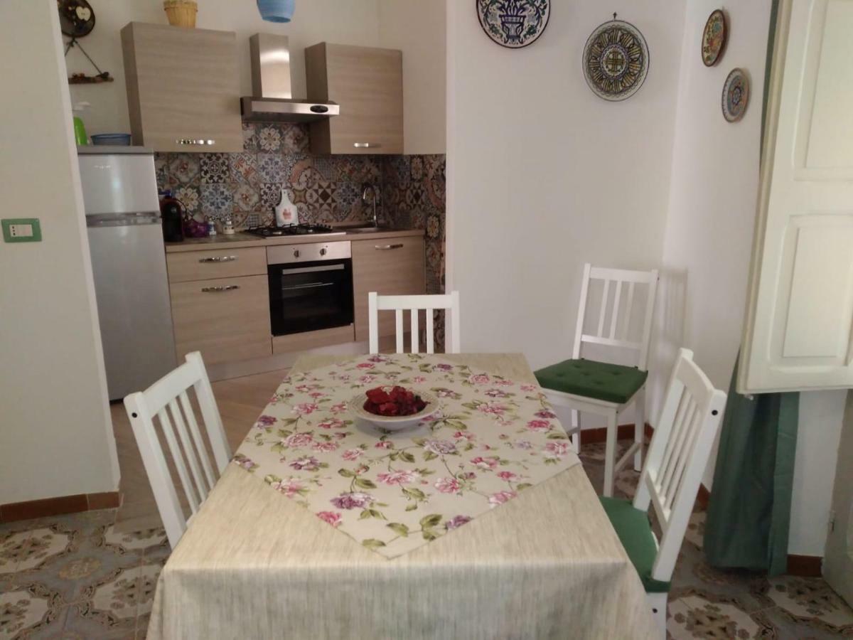 Una Scala Dal Centro Agrigento Exteriör bild